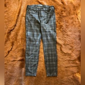 Cute never worn crop petite pants